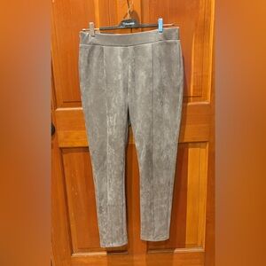 Neiman Marcus Pull On Faux Suede Leggings